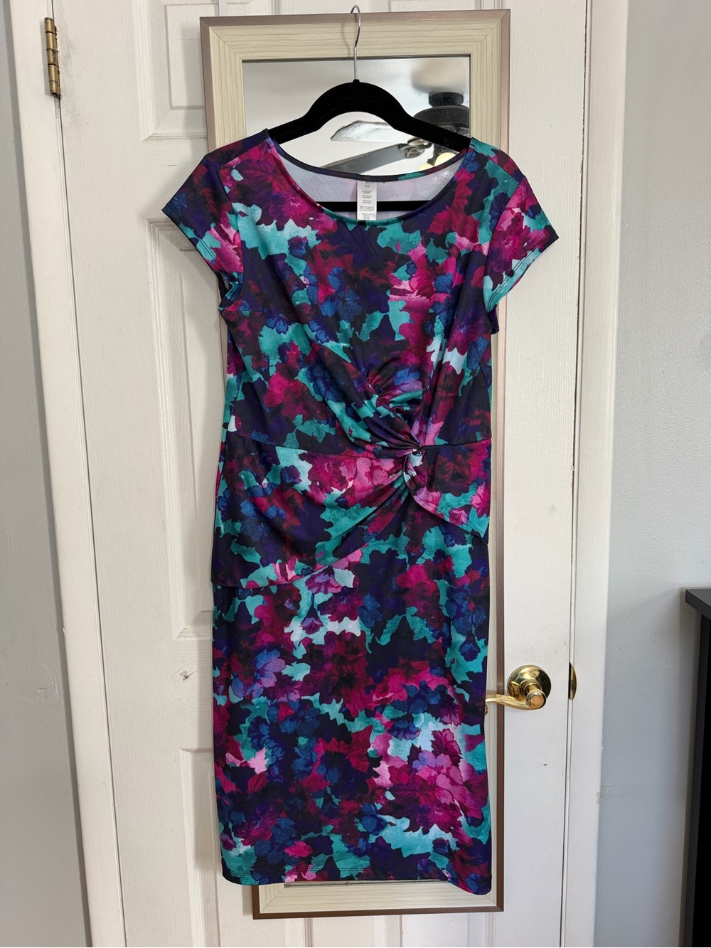 Avon Floral Twist-Front Sheath Dress in Teal & Purple. Size medium